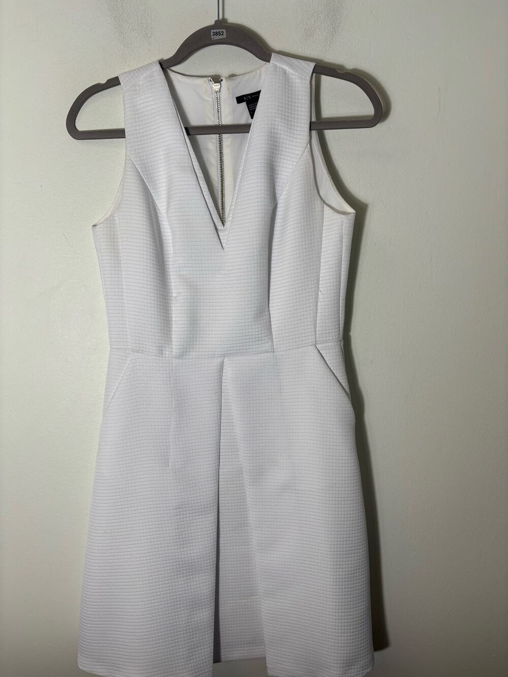 Armani Exchange White Sleeveless V-Neck Knee Length Dress Sz 4